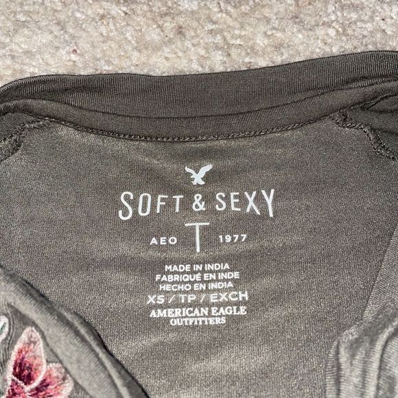 American Eagle Cold Shoulder Top - Picture 2 of 3